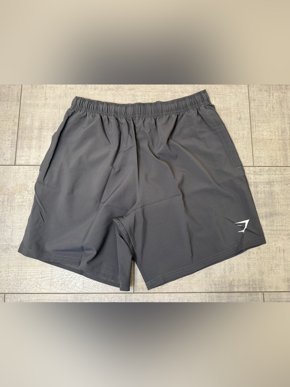 NWT Men’s Gymshark Shorts Medium Slim Fit Arrival 7” Unlined Gym Shorts Gray